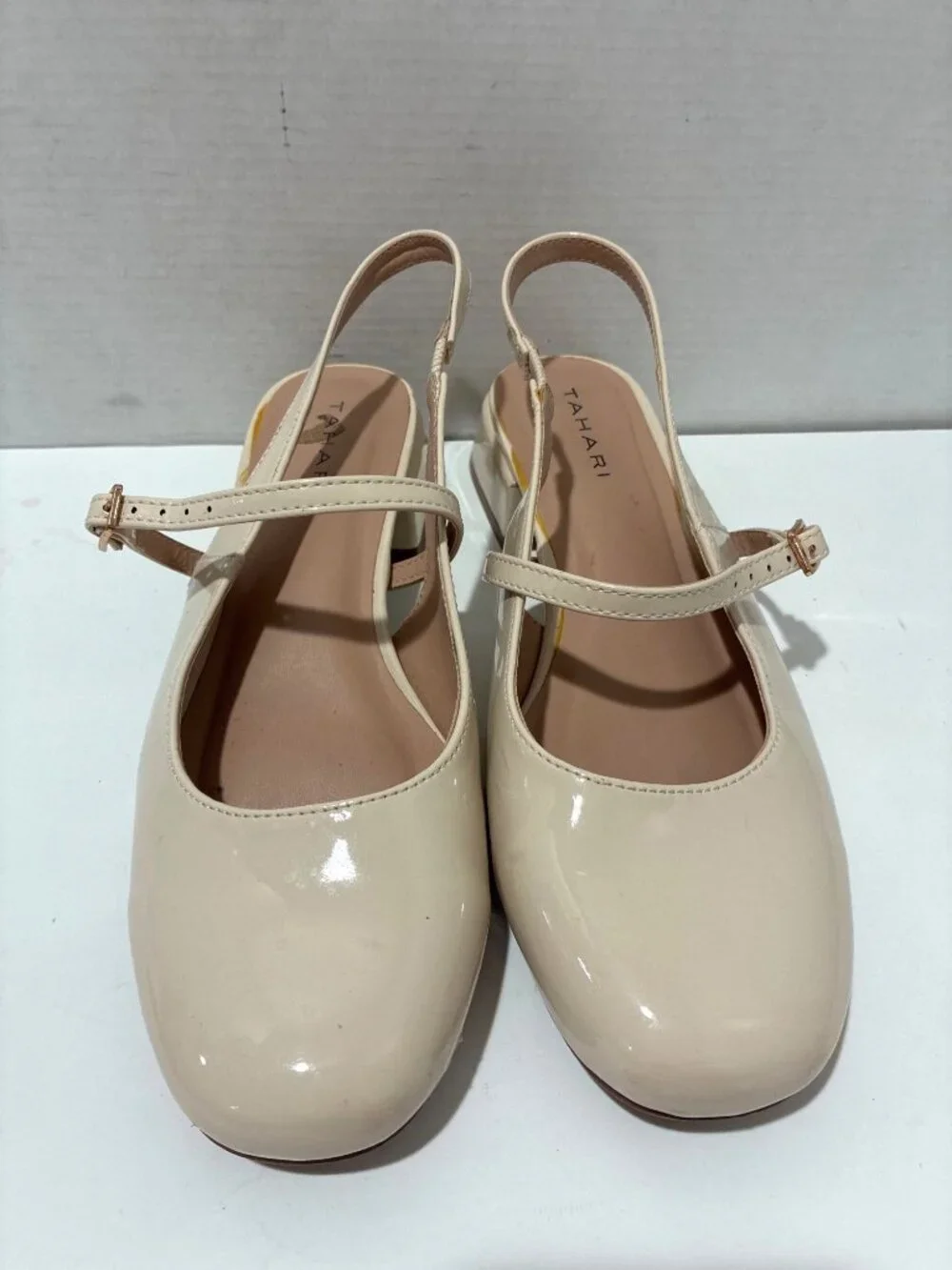 Tahari Womens Gogo beige slingback pumps low block heel buckle strap size 8